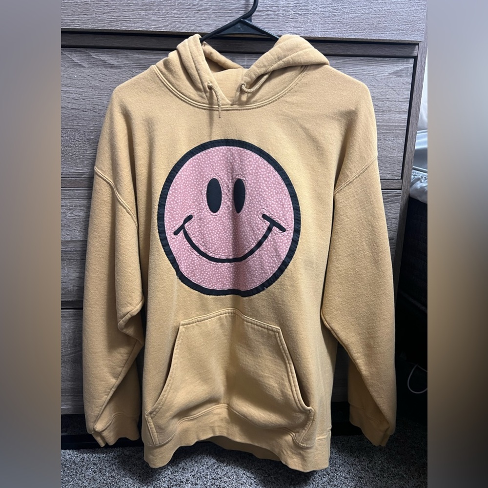Skullhouse smiley golden hoodie